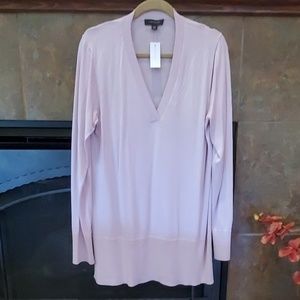 Ann Taylor silk and cotton v neck tunic